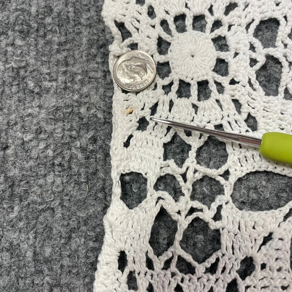 Handmade Vintage Table Runner 40x17 White Crochet Floral Lace Medallion Doily